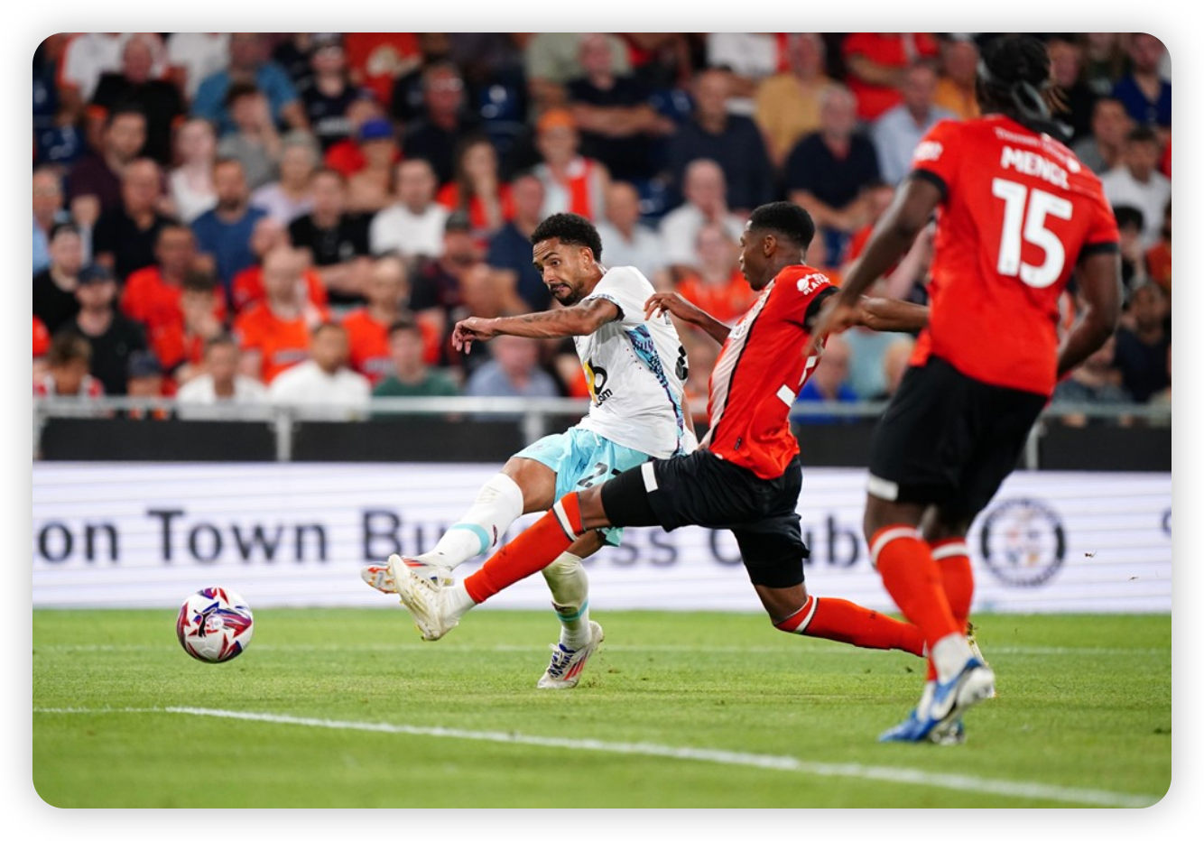 Clinical Burnley Outclass Luton in Championship Opener